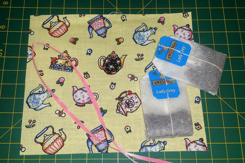 Little Teabag Pouches Tutorial - great gift for tea lovers and takes less than 5 minutes to make!