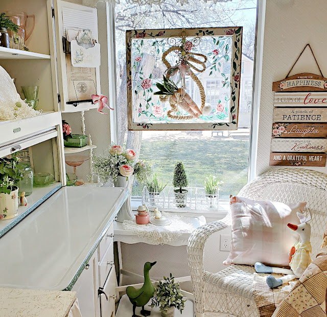 Cozy corner of a kitchen, perfect to sit and drink tea in all day long!